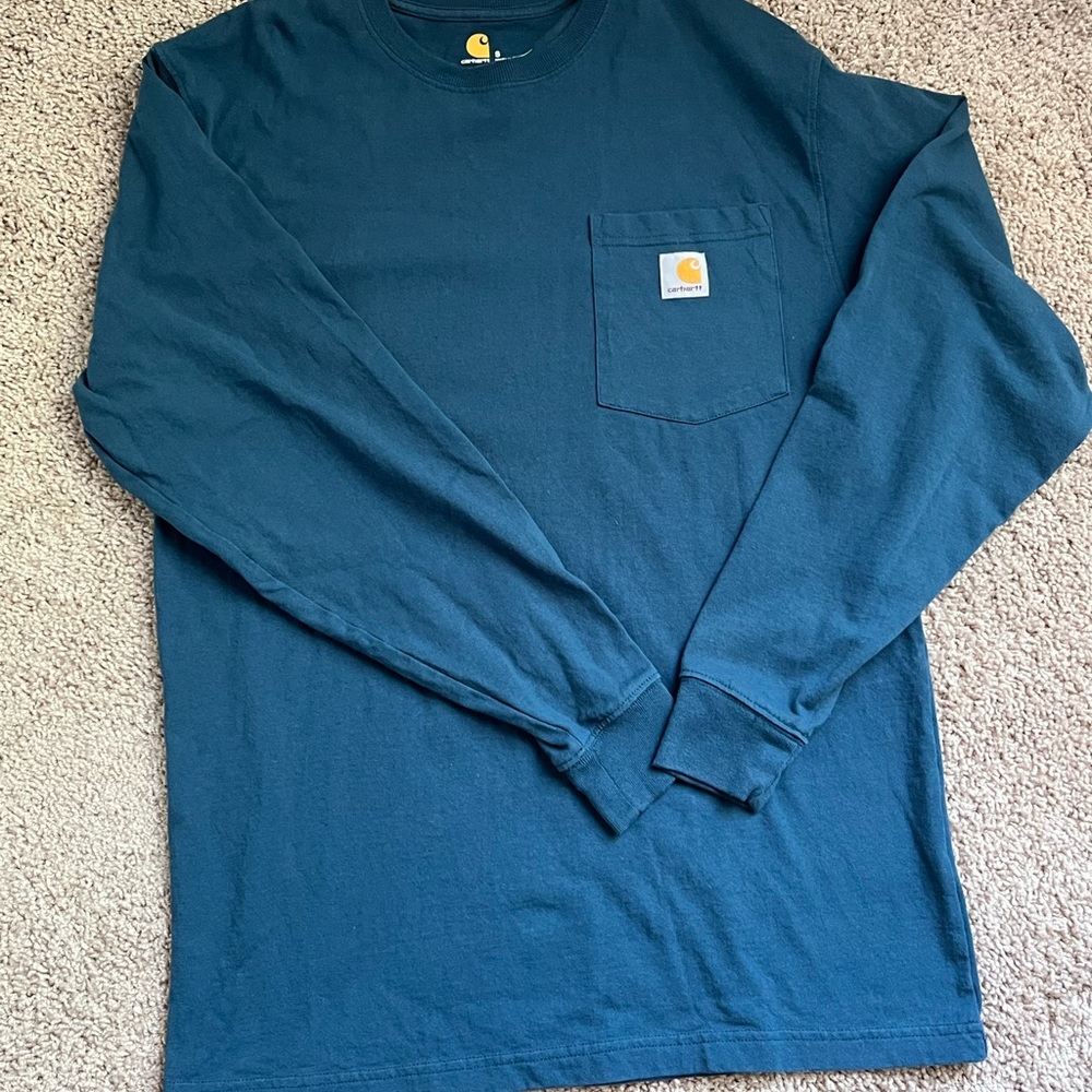 A little lighter than Navy blue but it’s a Size Small in mens. Great condition